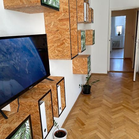Cozy Apartment Near The City Center Hradec Králové Exteriör bild