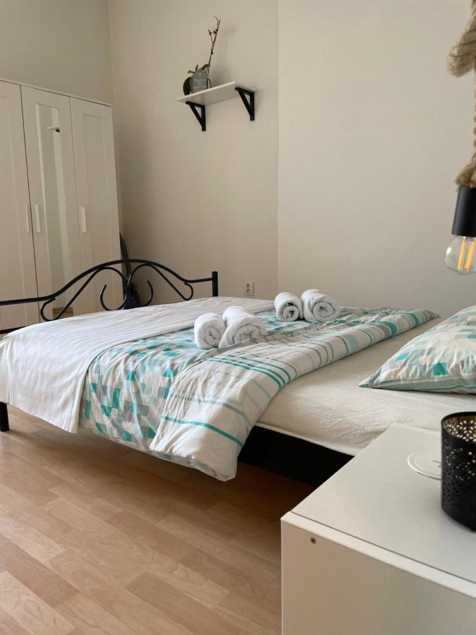 Cozy Apartment Near The City Center Hradec Králové Exteriör bild